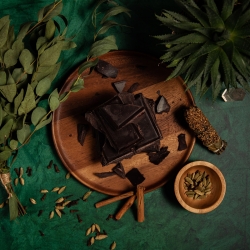 100% Raw Cacao Pasta - Bolivia • Beniano - ongebrande ceremoniële cacaopasta - productoverzicht 100% Raw Cacao Pasta - Bolivia • Beniano - ongebrande ceremoniële cacaopasta - productoverzicht