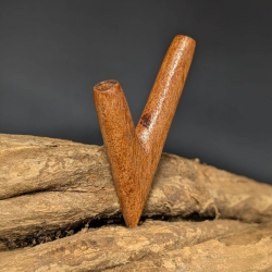 Kuripe Applicator - Meranti - handcrafted rap&eacute; self-applicator - side view craftsmanship