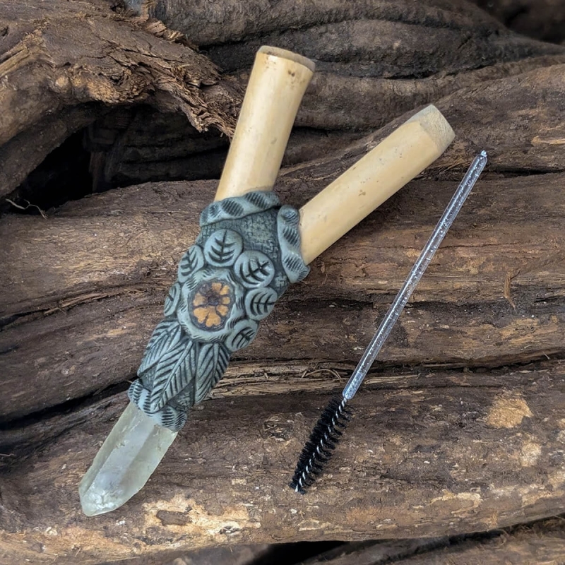 Kuripe Crystal - handcrafted rapé self-applicator - side view craftsmanship Kuripe Crystal - handcrafted rapé self-applicator - side view craftsmanship