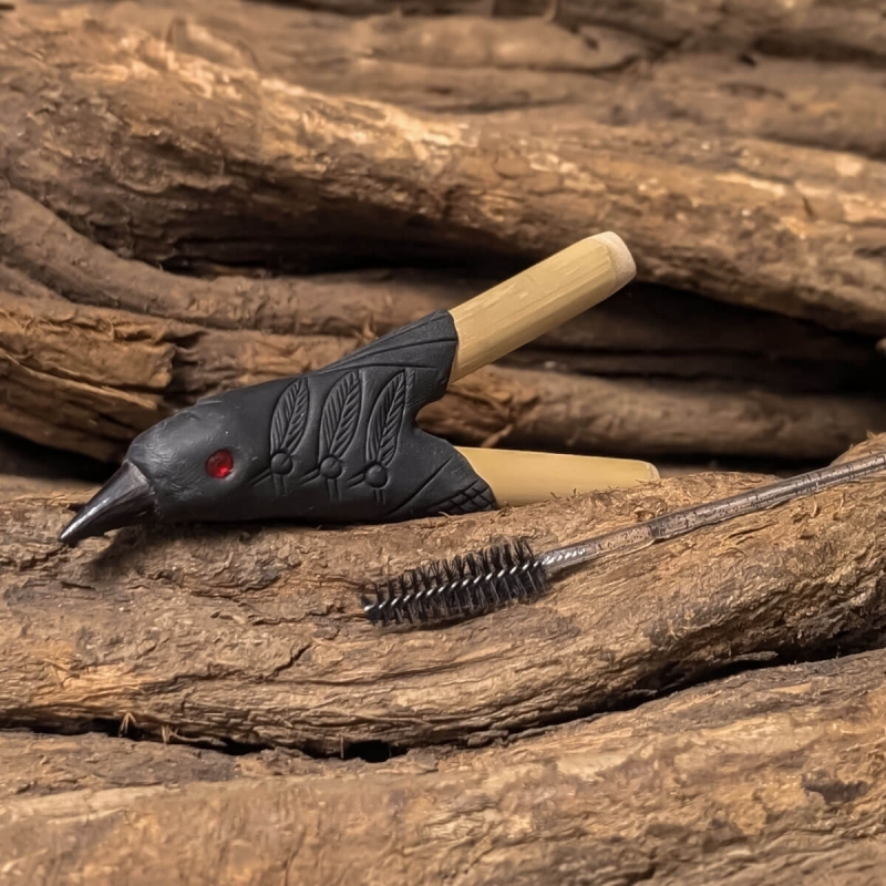 Kuntanawa Black Bird Kuripe - handcrafted rap&eacute; self-applicator - side view craftsmanship