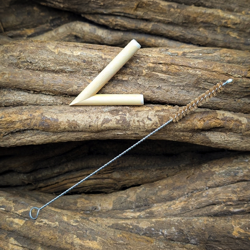 Kuripe Applicator - Bamboo - handcrafted rapé self-applicator - mouthpiece close-up Kuripe Applicator - Bamboo - handcrafted rapé self-applicator - mouthpiece close-up