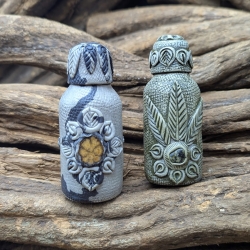 Rapé Container - Glass Large - glass storage jar for ceremonial powder - close-up detail