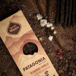 Vanilla & Carob - Patagonia Wierook - ambachtelijke Argentijnse geurstokjes - verpakking en ontwerp Vanilla & Carob - Patagonia Wierook - ambachtelijke Argentijnse geurstokjes - verpakking en ontwerp