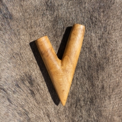 Kuripe Applicator - Jati - handcrafted rap&eacute; self-applicator - side view craftsmanship