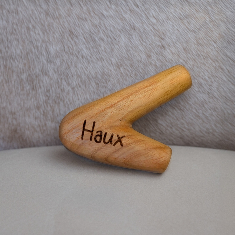 Haux Kuripe - handcrafted rap&eacute; self-applicator - side view craftsmanship