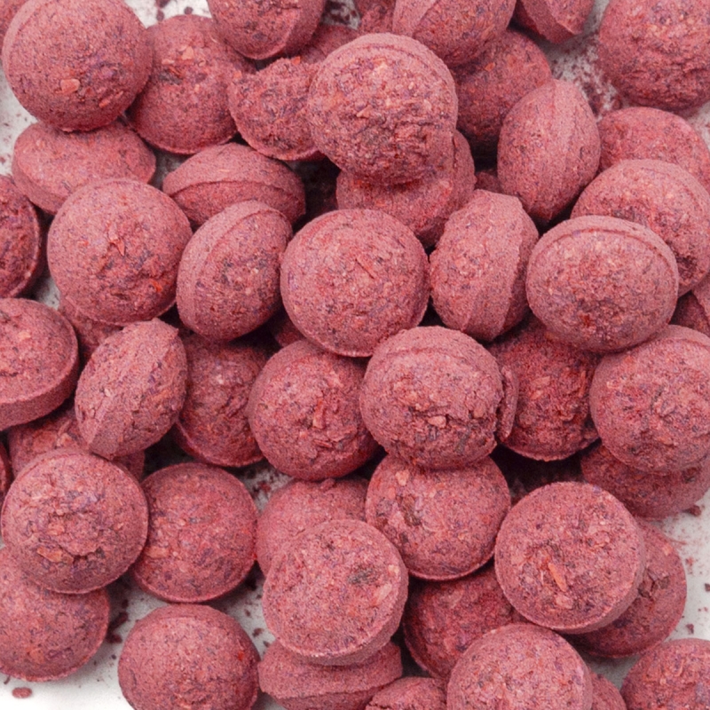 Rosella & Amla - Primitiva Pills (45g) - Indonesian herbal capsules - close-up detail