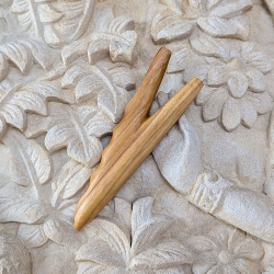 Large Kuripe - Jati - handcrafted rap&eacute; self-applicator