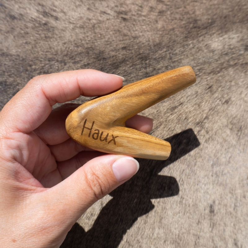 Haux Kuripe - handcrafted rap&eacute; self-applicator - mouthpiece close-up