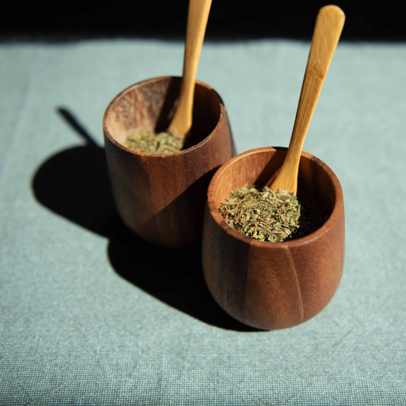 Kratom - Maeng Da Red Bladeren - onverwerkte Mitragyna Speciosa bladeren - bovenaanzicht