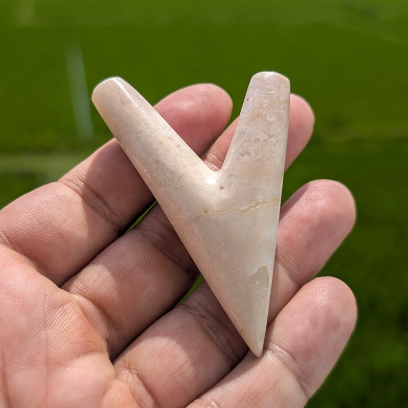 Gemstone Kuripe - Cream Marble - handcrafted rapé self-applicator Gemstone Kuripe - Cream Marble - handcrafted rapé self-applicator