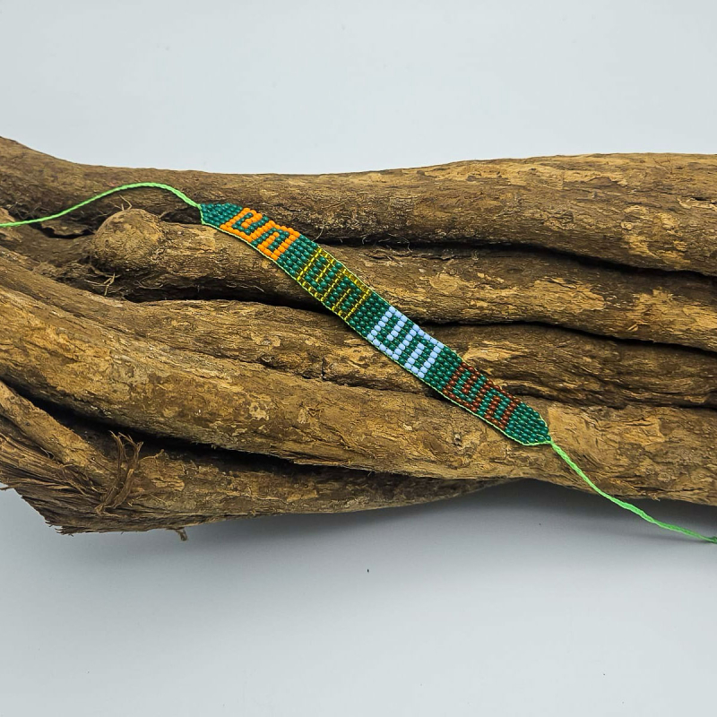 Huni Kuin Tribe Kralen Armband - S1 - handgemaakte inheemse kralensieraden - gedragen aan pols