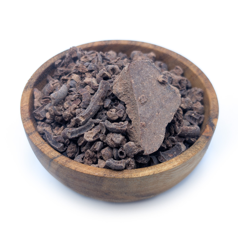 Cacao Nibs Sierra Nevada • Arhuaco Colombia - raw cacao nibs - close up Cacao Nibs Sierra Nevada • Arhuaco Colombia - raw cacao nibs - close up