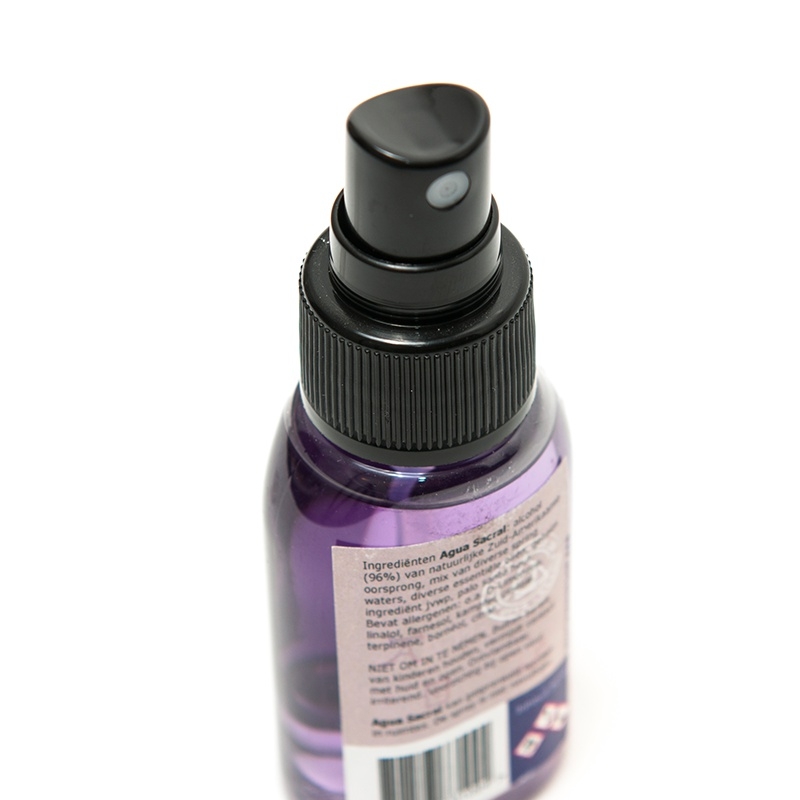 Agua Sacral Mini Spray - 50ml - ritual cleansing water - close-up detail Agua Sacral Mini Spray - 50ml - ritual cleansing water - close-up detail