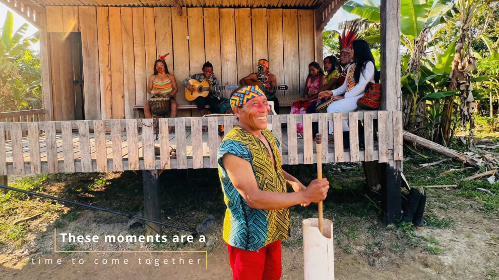 Mapacho pounding for Huni Kuin Rapeh