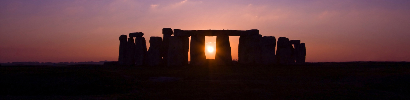 Stonehenge tijdens de zonsopgang van de Lentezonnewende